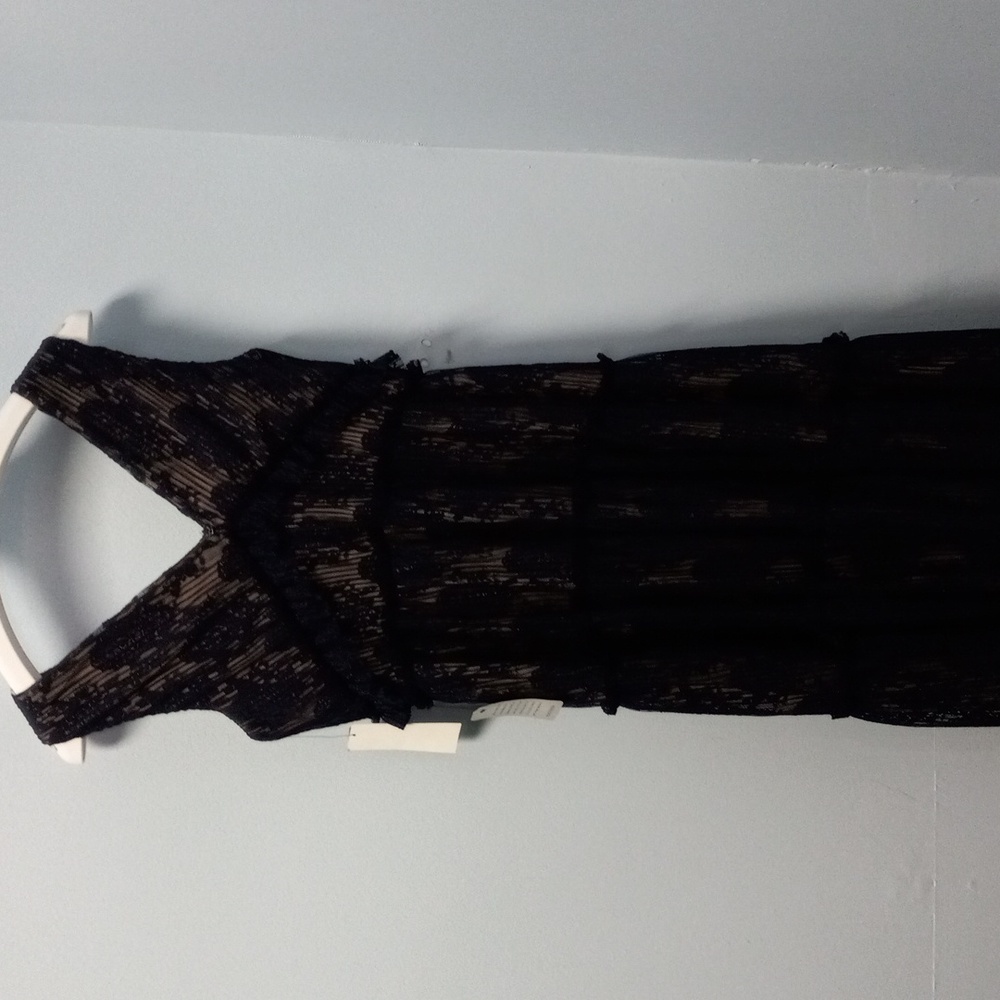 Dress - Picture 5 of 8
